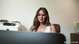 Horny British Wife Arabella Mia Types Up Big Dick